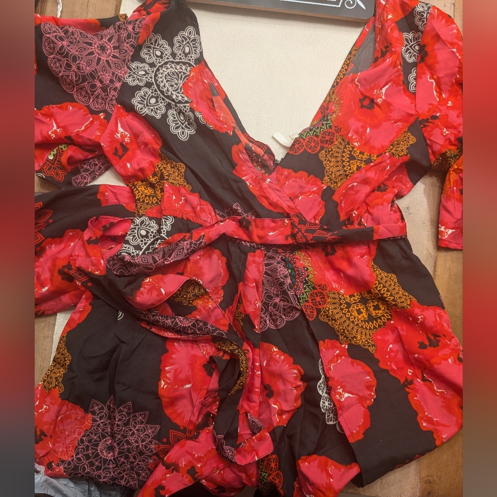 Short Sleeve Flowy Dress - Shorts with long Overlay/cape